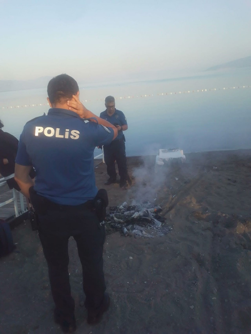 Sosyal medyada paylaşılan görüntü polisi harekete geçirdi! İki genç kız gözaltına alındı - Resim: 1