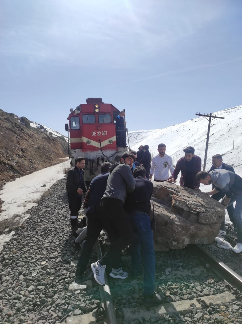 Doğu Ekspresi'nde faciaya ramak kala! Bir anda karşısına çıktı - Resim: 1