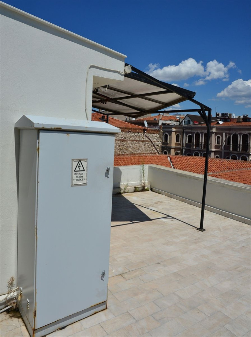 2 cep telefonu fiyatına balkona kurdular 7 yıldır elektrik faturası ödemiyorlar - Resim: 4