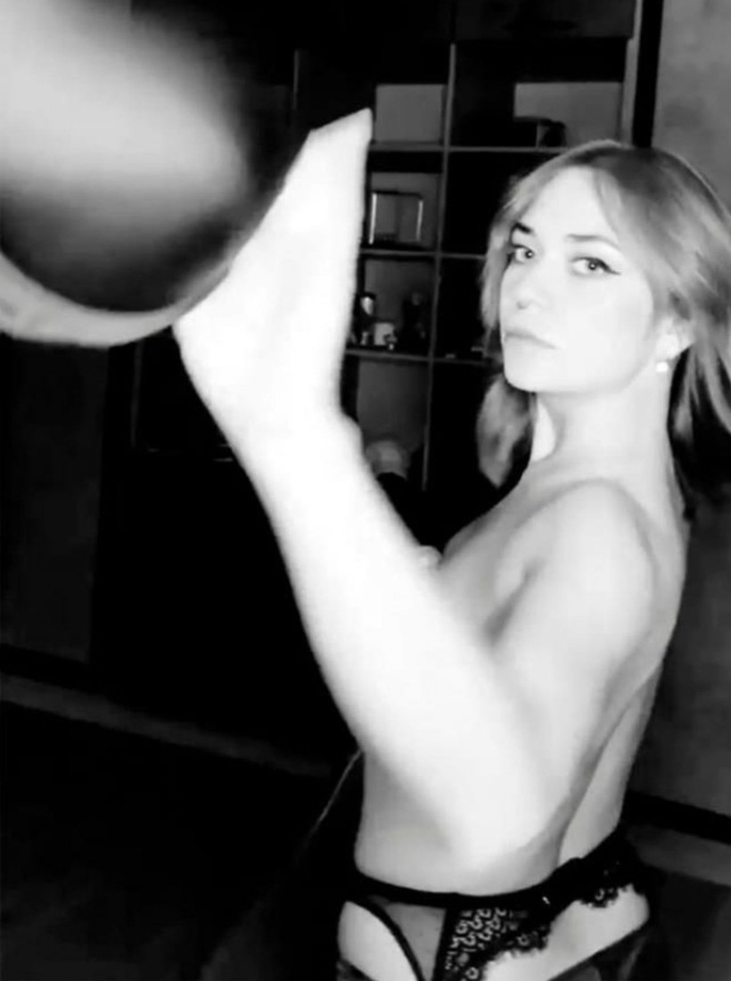 Genç kadın öğretmen soyunup sosyal medyadan paylaştı! Veliler isyan etti ve kovuldu - Resim: 4