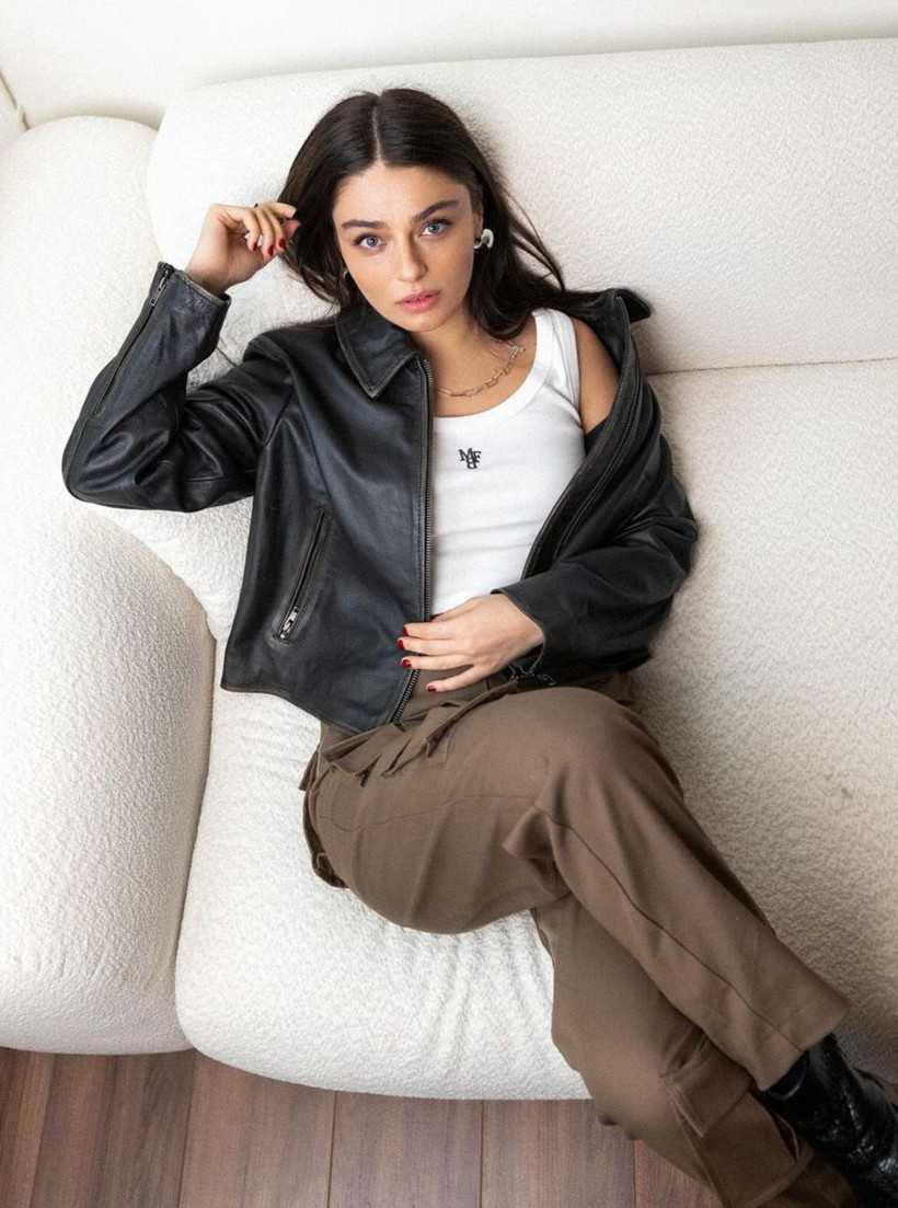 Ayça Ayşin Turan'ın tesettürlü hali çok beğenildi cami paylaşımına yorum yağdı - Resim: 3