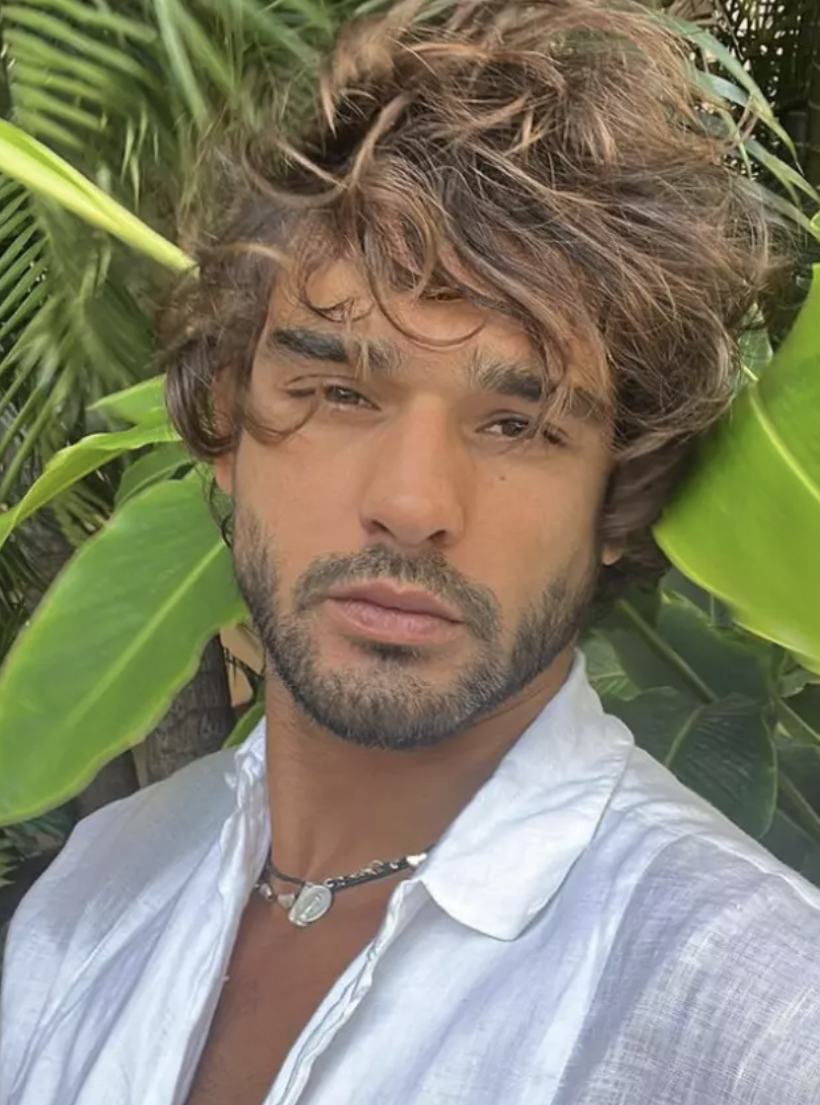 Aşk pozlarını peş peşe paylaştı! Şeyma Subaşı, yeni sevgilisiyle el ele dudak dudağa... - Resim: 4