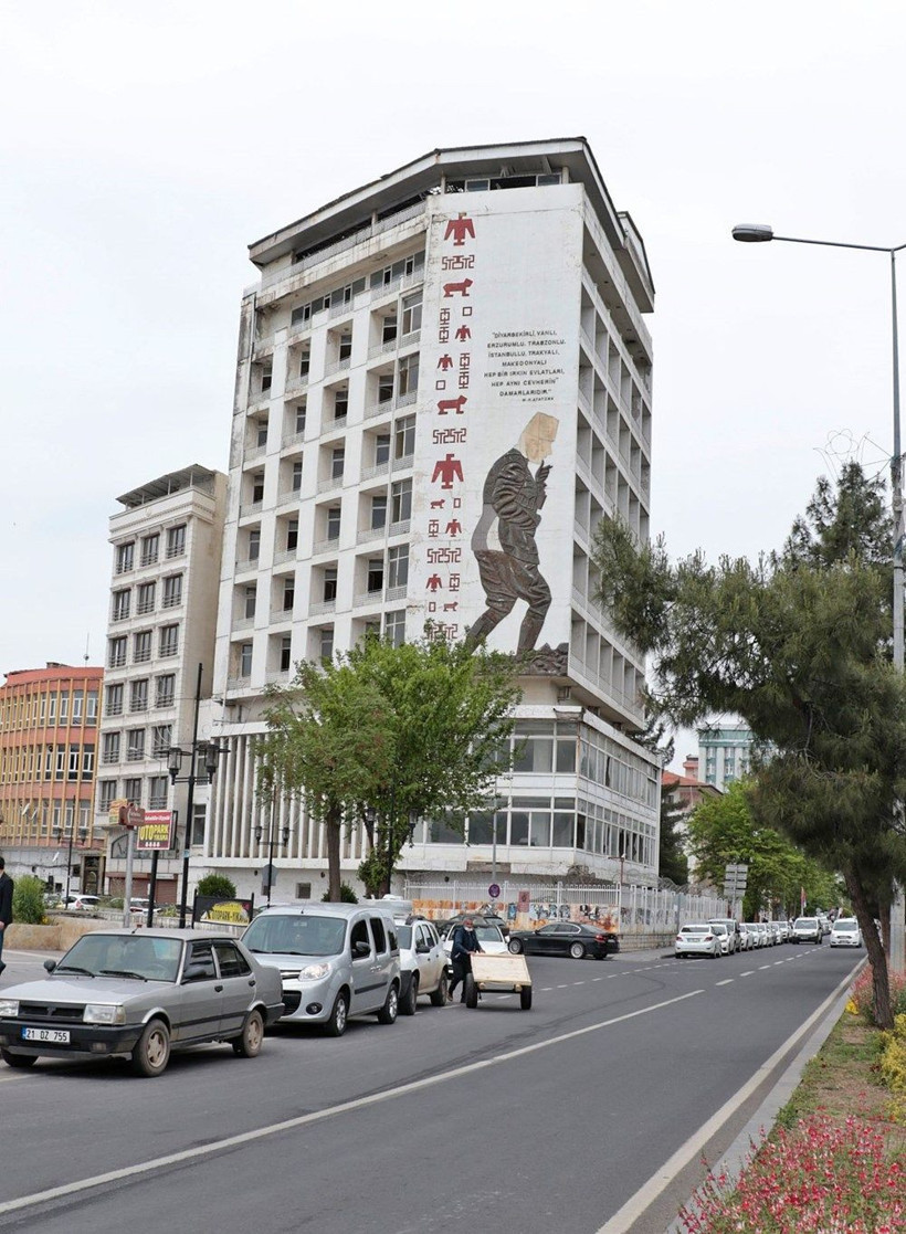 Diyarbakır'da Güneydoğu'nun gökdeleni olarak bilinen bina için yıkım kararı - Resim: 4