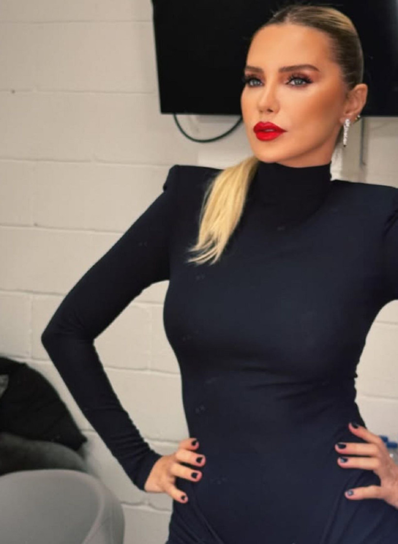 Sinan Akçıl ile ayrılmıştı! Ece Erken'in aşk acısı kısa sürdü - Resim: 2