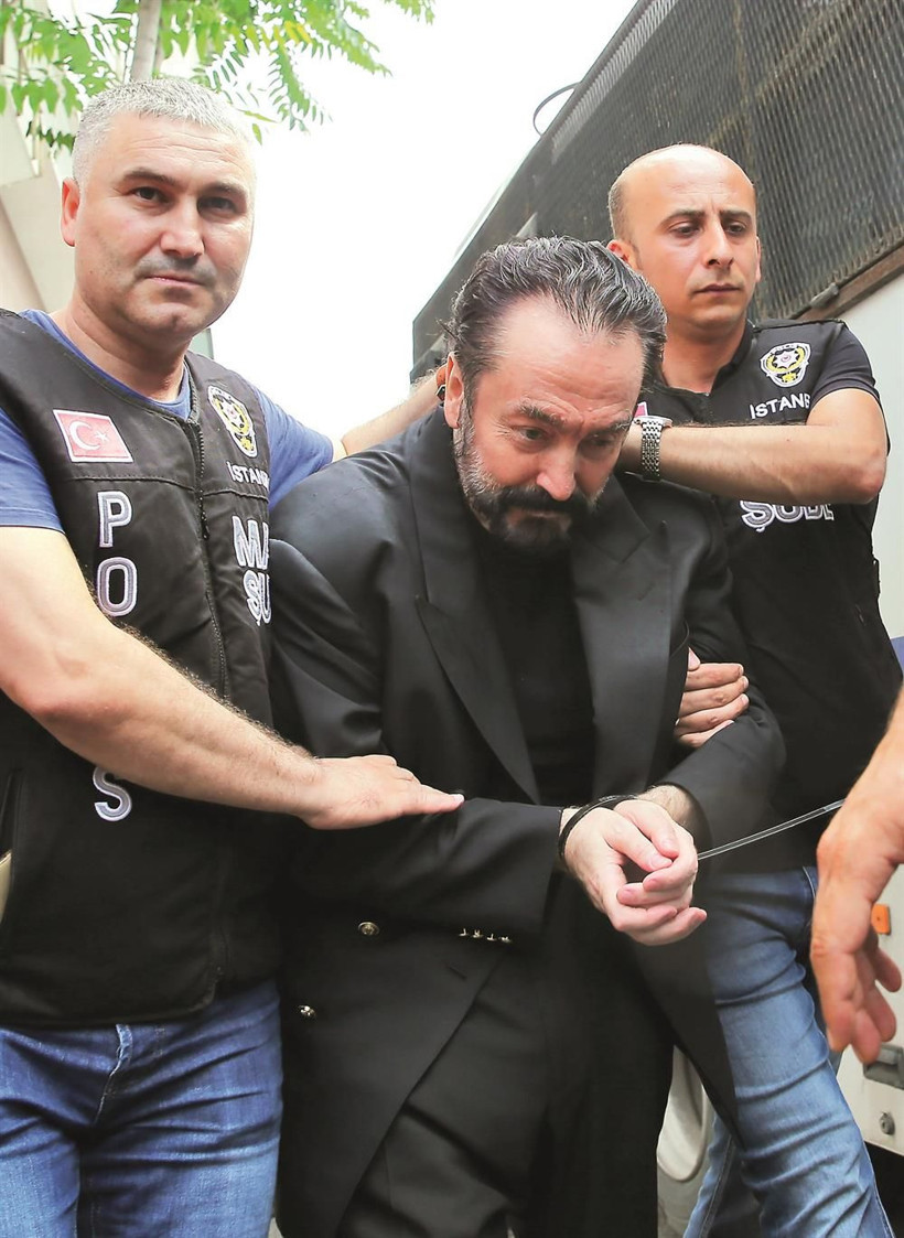 Adnan Oktar kediciği Alev Babuna ifşa etti! Seda Sayan Kibariye Muazzez Ersoy - Resim: 1