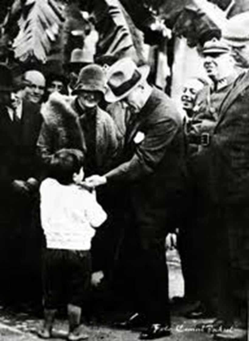 Gazi Mustafa Kemal Atatürk'ün çocuk sevgisi - Resim: 3