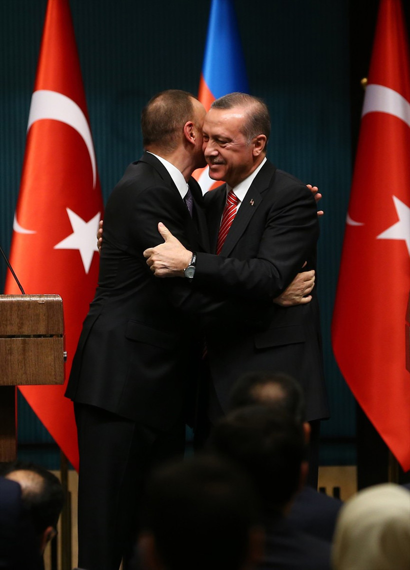 Toplantıya damga vuran an! Erdoğan'a defalarca sarıldı - Resim: 2