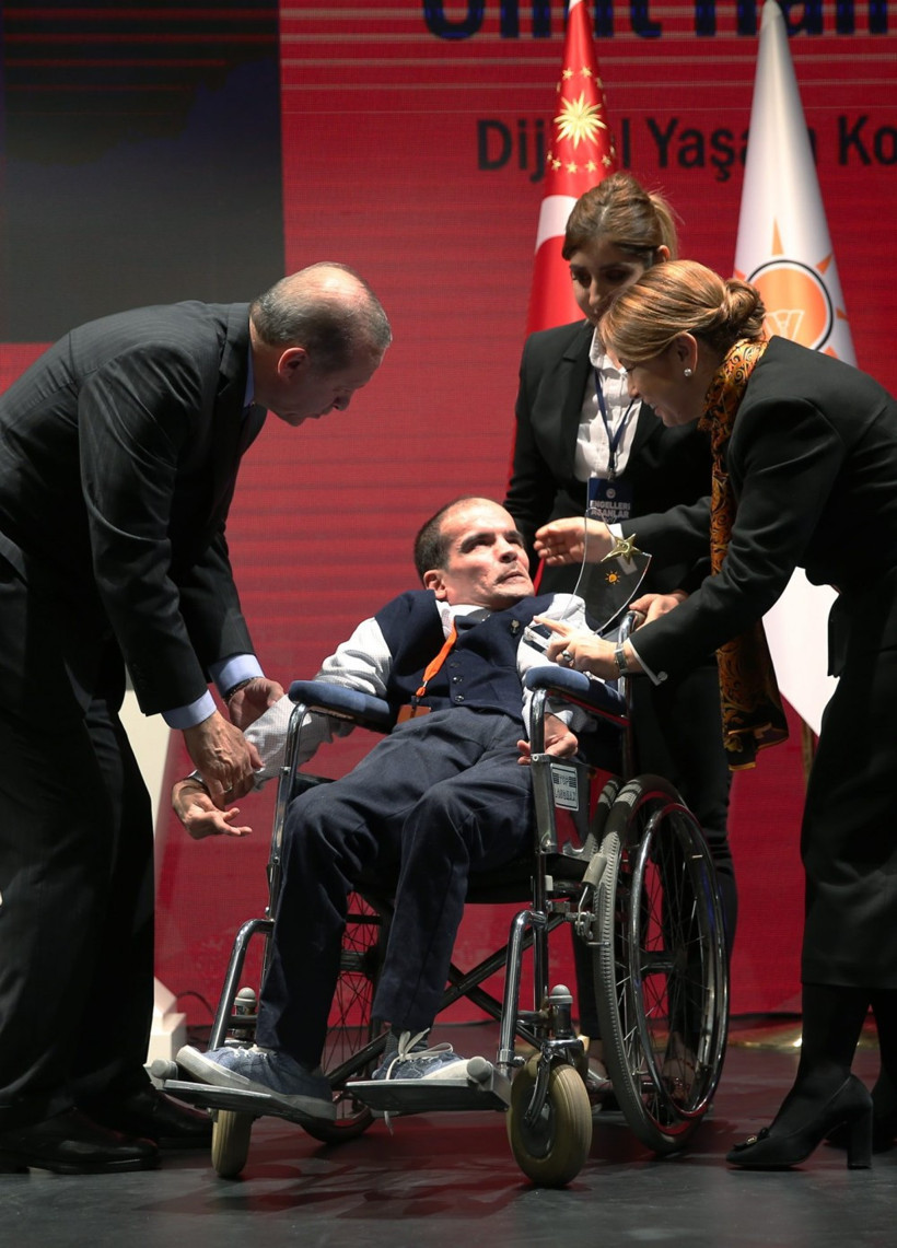 Erdoğan 'Engelleri Aşanlarla' bir araya geldi - Resim: 3