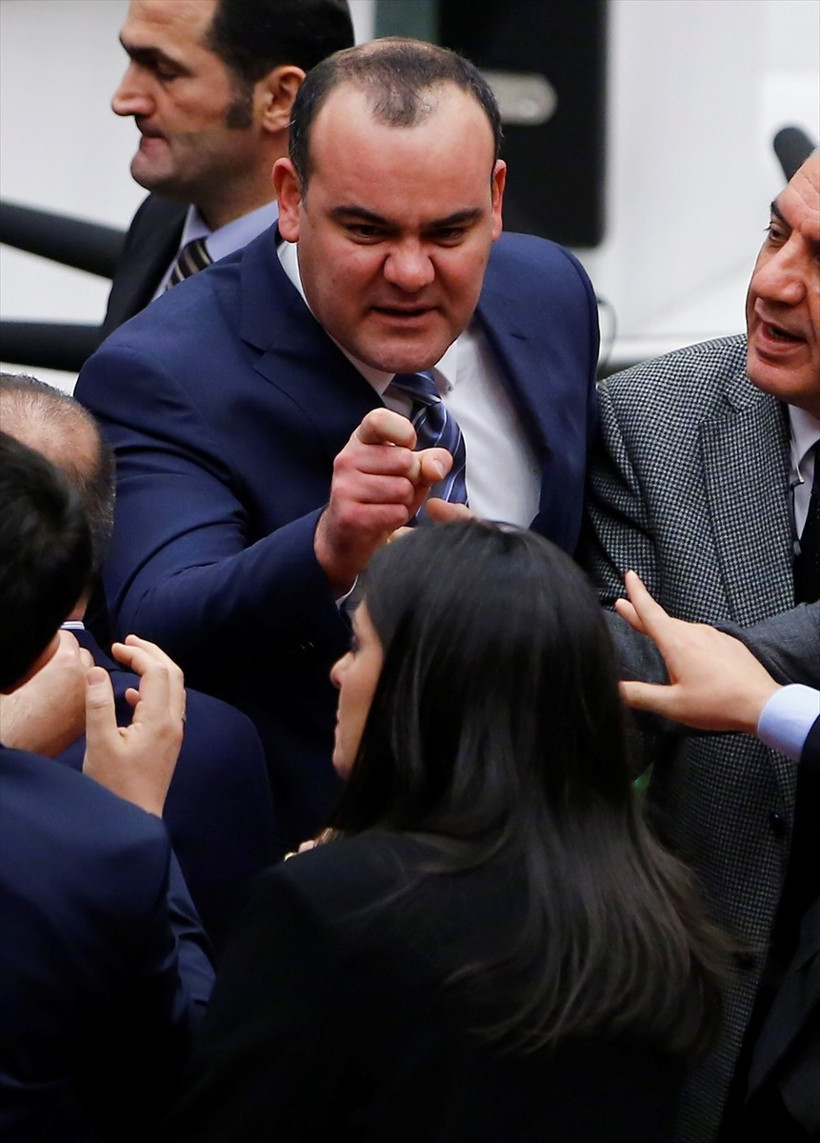 Meclis fena karıştı AK Parti ve HDP'li vekiller birbirine girdi - Resim: 2