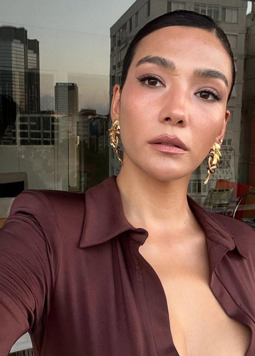Aybüke Pusat çarşafa girdi! Verdiği pozlar çok konuşuldu - Resim: 6