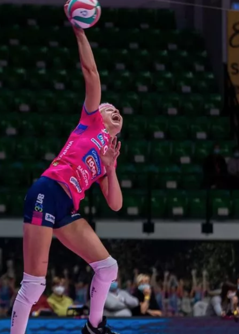 Ebrar Karakurt'un eski aşkı da ünlüymüş! 'Baraj' dizisindeki güzel oyuncu... - Resim: 2