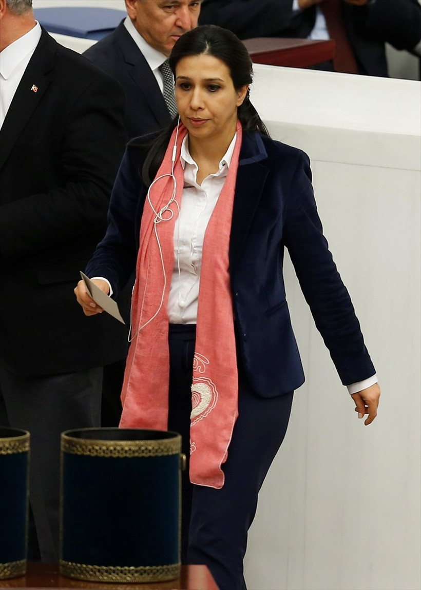 AK Parti-CHP-MHP ve HDP'nin kadın vekilleri! En şık hangisi? - Resim: 3