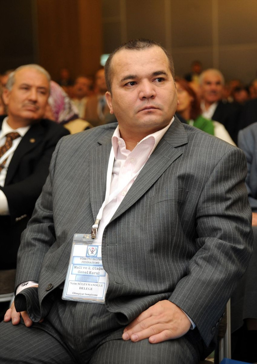 Naim Süleymanoğlu vefatının ikinci yılında anıldı! Sabancı ve Özal ile özel fotoğraflar - Resim: 3