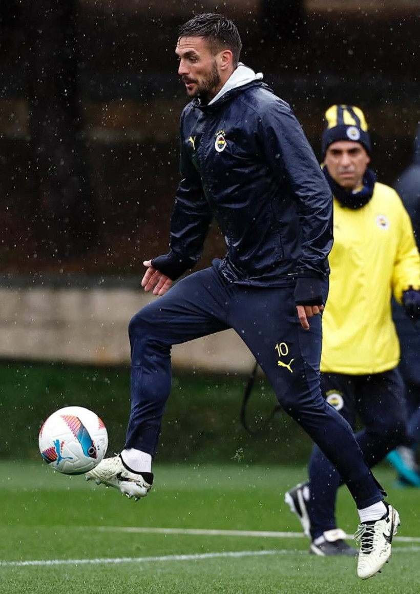 Fenerbahçe'de kabuk değişimi başlıyor! Takımdan ayrılacak ilk 3 yabancı futbolcu belli oldu - Resim: 4