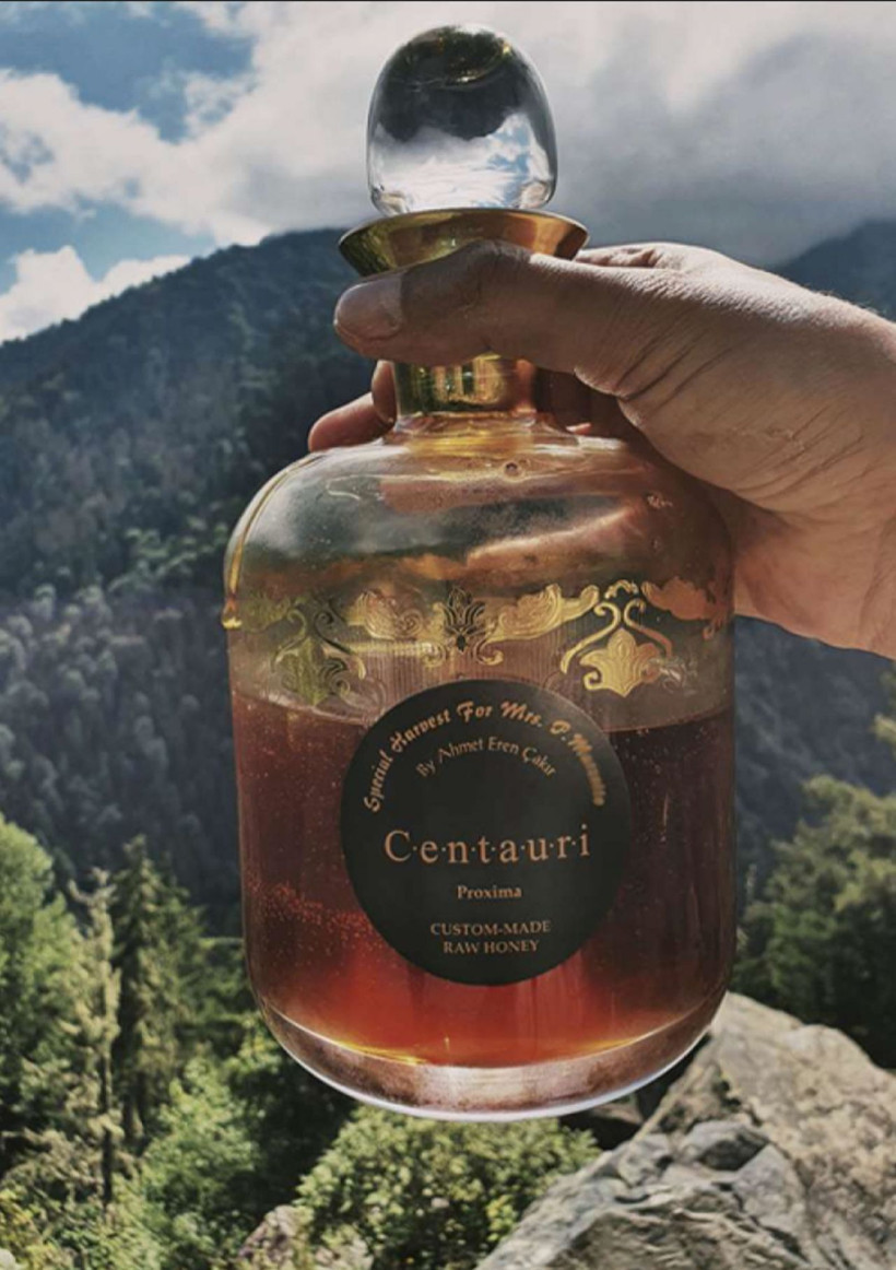 Türkiye'de bir mağaradan toplanıyor! Kilosu 96 bin lira Kantaron balı Guinnes'e girdi - Resim: 1