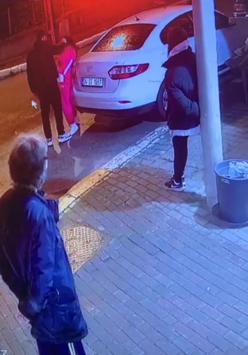 Pendik’te eski sevgili dehşeti! Sokak ortasında tekme tokat dayak - Resim: 3
