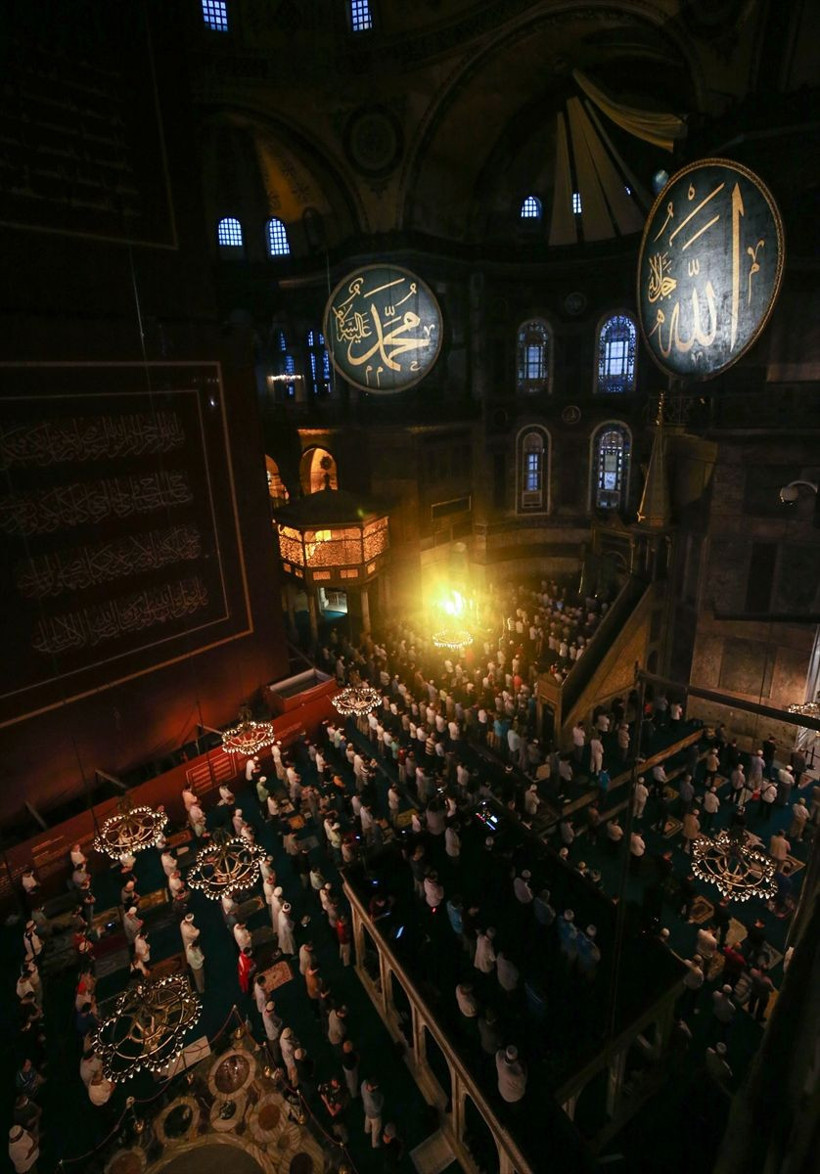 Ayasofya-i Kebir Cami-i Şerifi'nde 86 yıl sonra ilk akşam namazı - Resim: 3