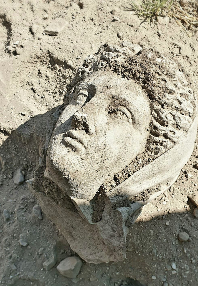 Antalya'da 2020 yılının ilk heykeli bulundu! 1700 yıllık eser kazıda ortaya çıktı - Resim: 2