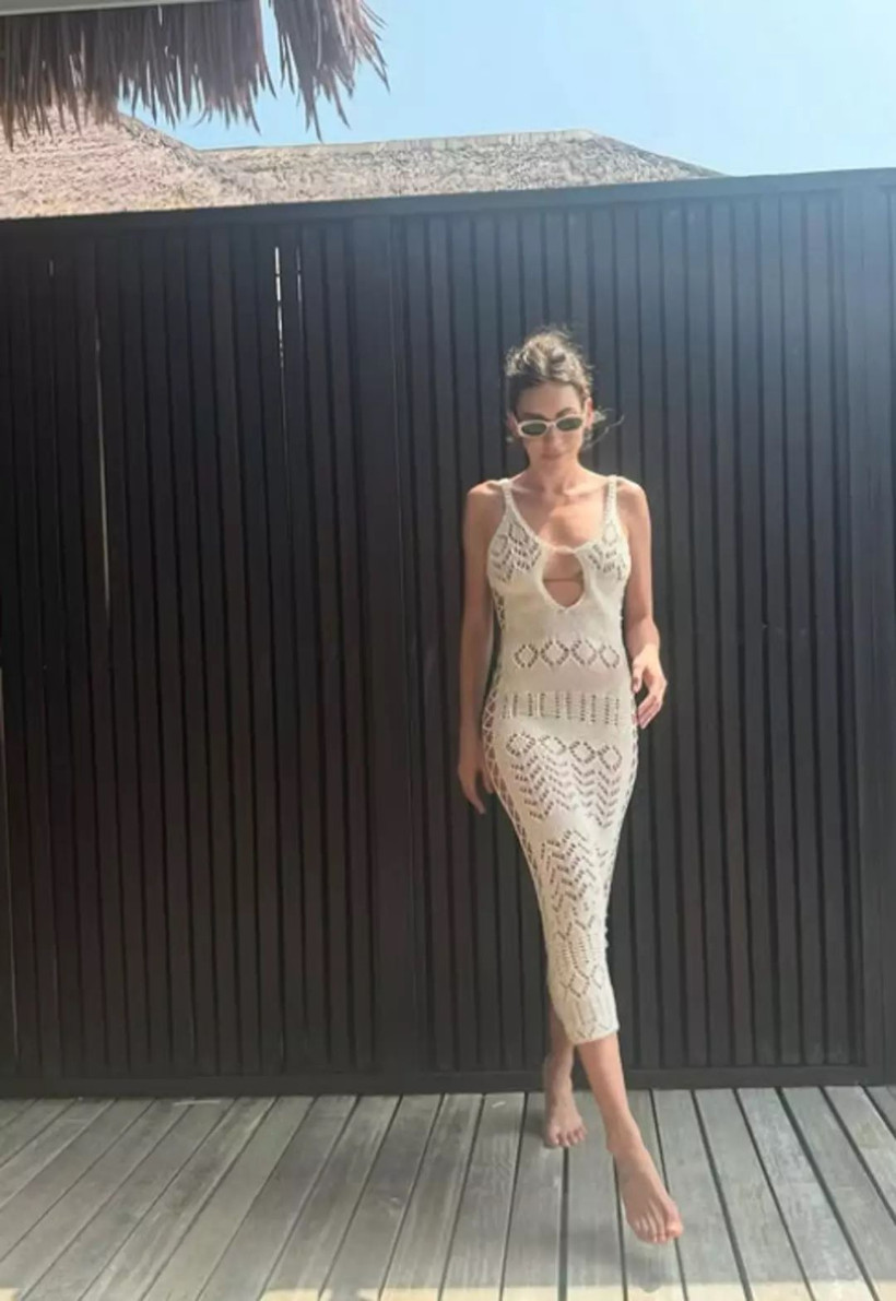 Sinem Kobal'dan ortalığı kasıp kavuran poz! İki çocuk doğurmamış gibi... - Resim: 4