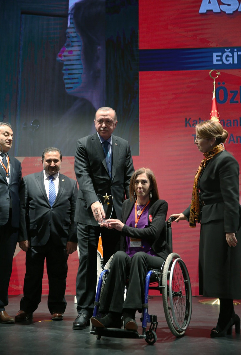 Erdoğan 'Engelleri Aşanlarla' bir araya geldi - Resim: 1