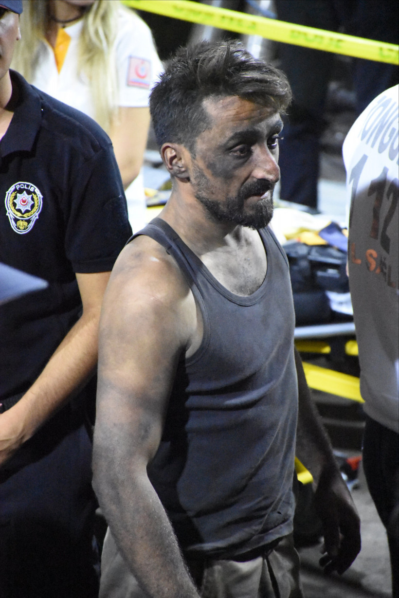 Göçük altında kalan 2 işçi kurtarılmayı bekliyor - Resim: 3