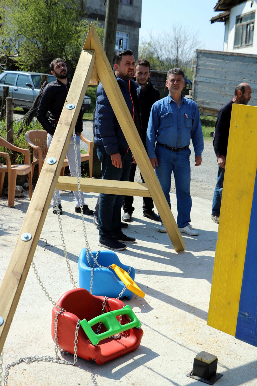 Zonguldak Alaplı'da seçimi kaybeden muhtar yaptırdığı parkı yıktı - Resim: 3