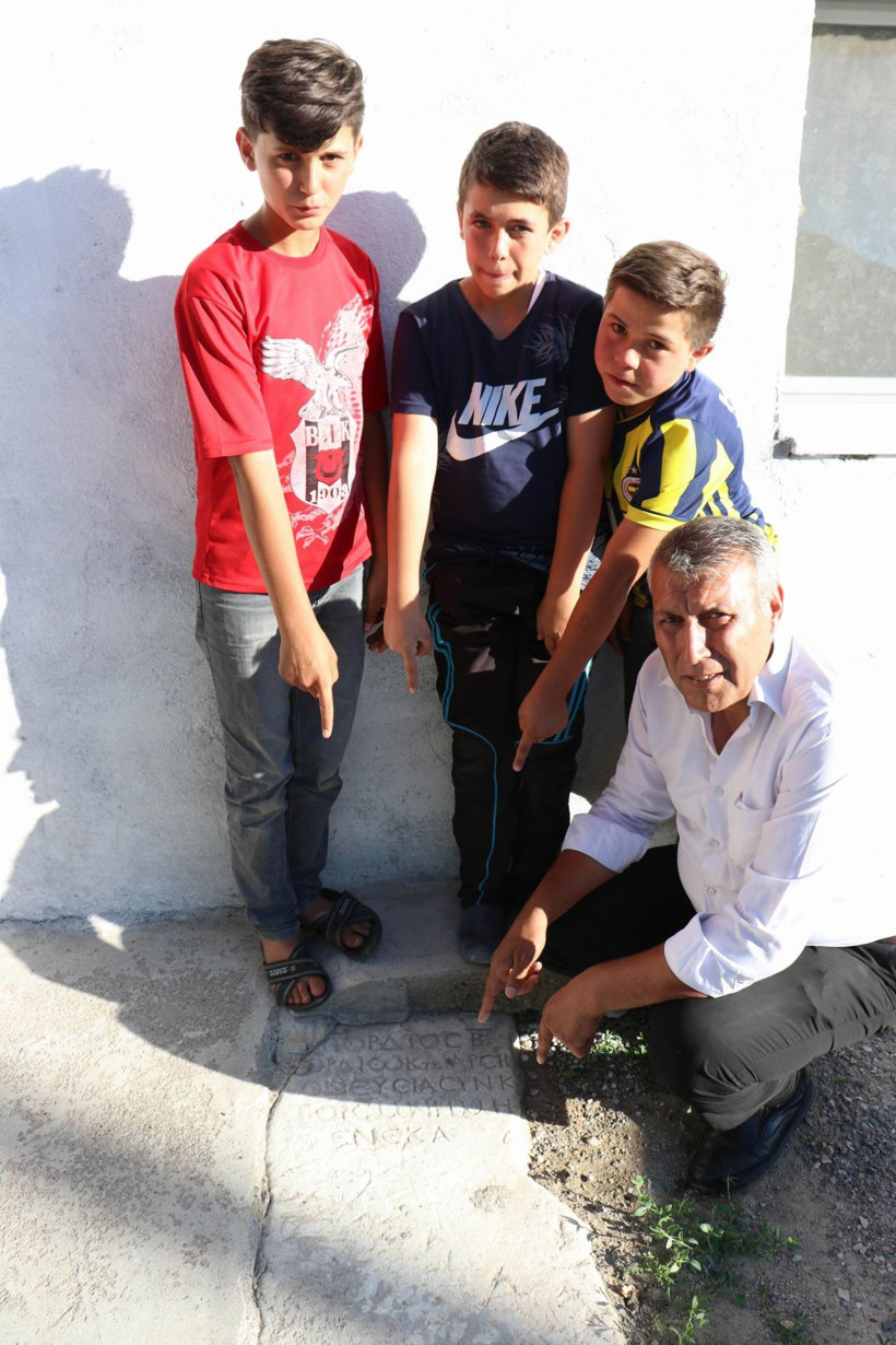 Kapadokya'da bulunan 2000 yıllık mezar taşının Büyük İskender'e ait olduğu zannediliyor - Resim: 3