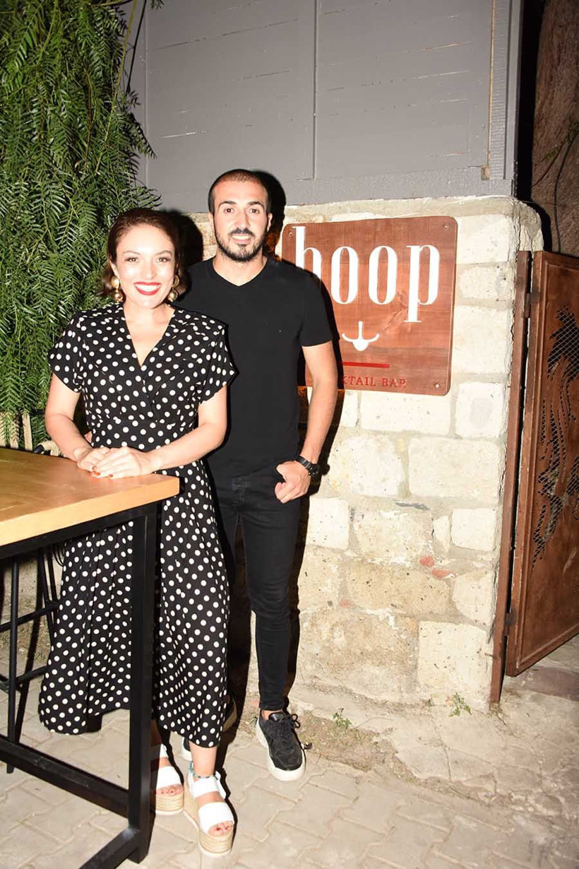 Ezgi Mola sevgilisi Mustafa Aksakallı ile mekan açtı! Çocukları mekana almayınca... - Resim: 1