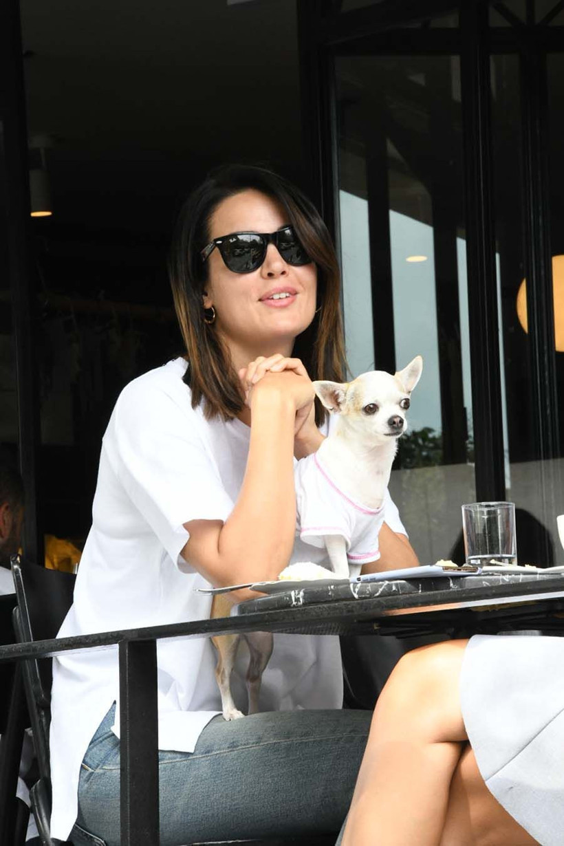 Dekolteli pozu olay olmuştu! İrem Sak 'daha dekolteli fotoğraflarım var' - Resim: 1