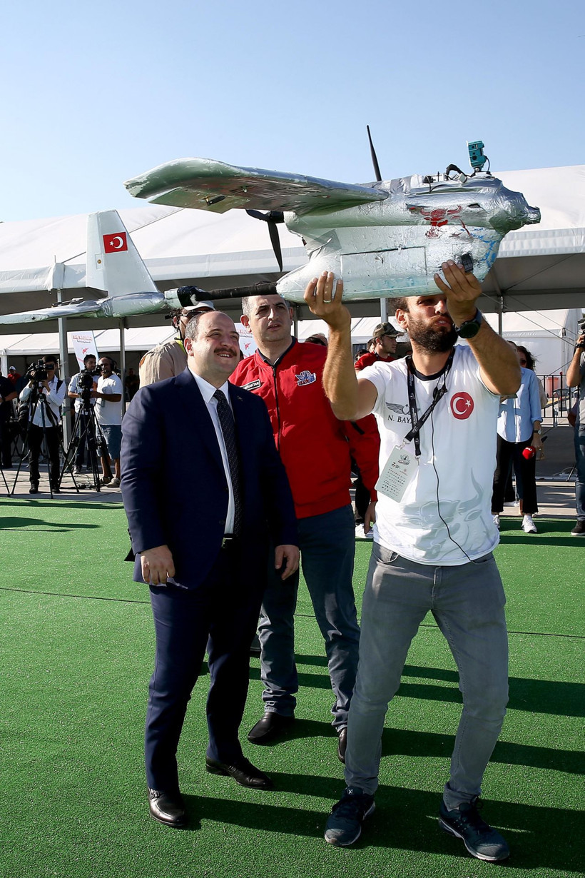 Teknofest'ten renkli görüntüler Bakan Mustafa Varank İHA uçurdu - Resim: 1