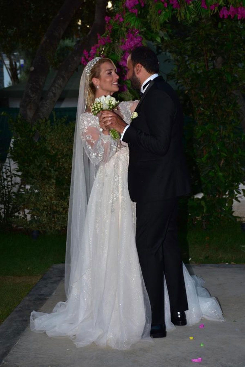 Ünlü sunucu Cansu Canan Özgen evlendi - Resim: 3