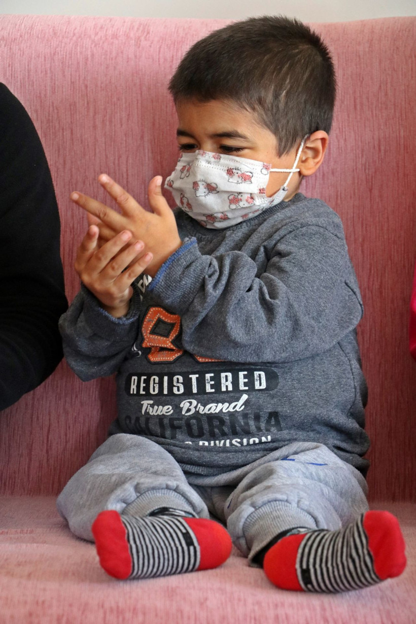 Antalya'da onu gören 4 yaşında sanıyor gerçek yaşını öğrenen şok oldu: Ayakları kırılabilir - Resim: 3