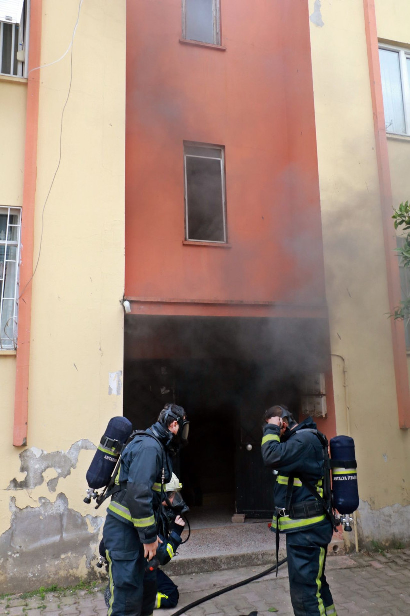 Büyük korkuya kapıldı! Ankara'da gözyaşlarına boğulan küçük çocuk balkonda dua etti: Kapıyı açık bırakınca... - Resim: 3