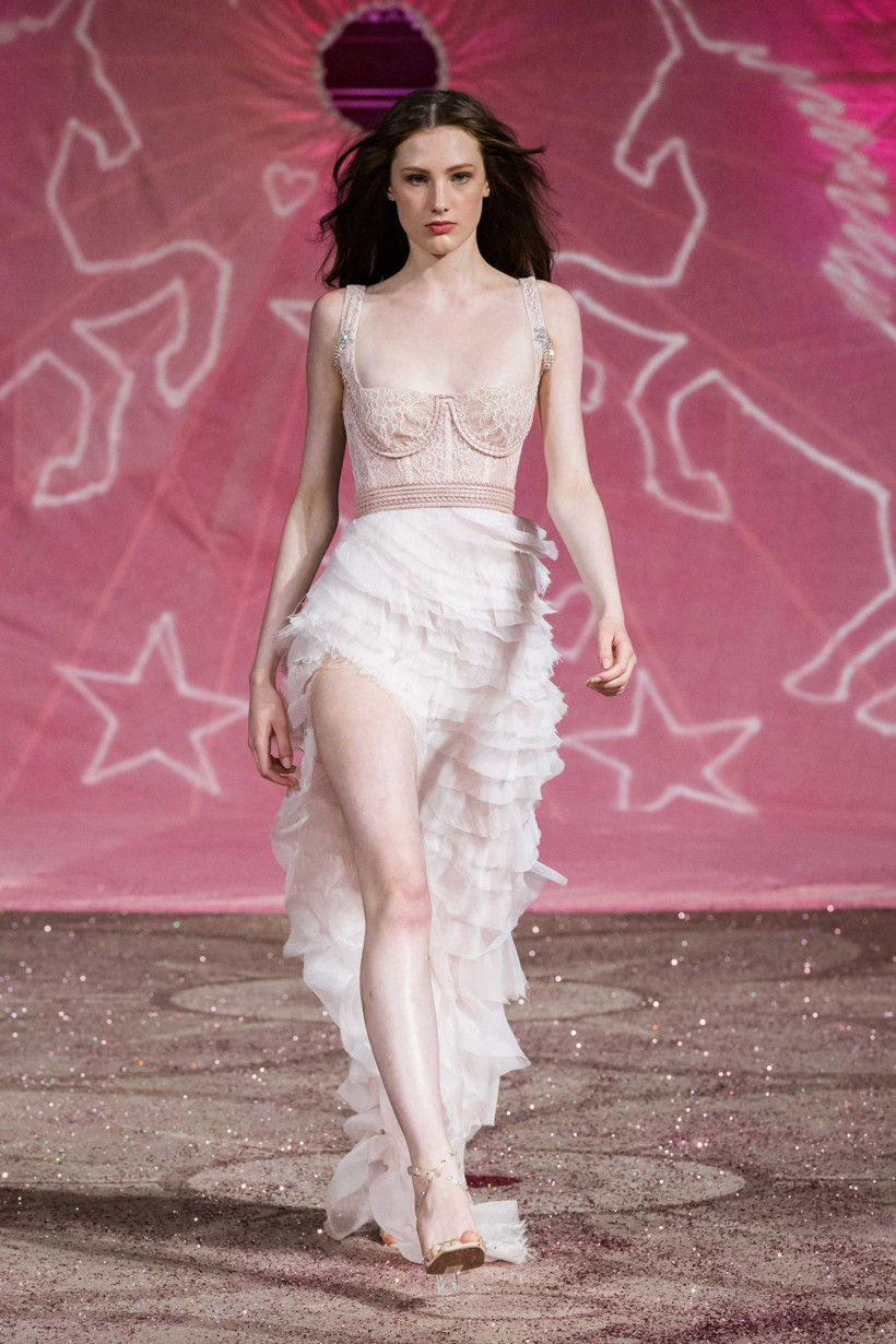 Londra Moda Haftası'nda Aadnevik ikbahar-yaz kreasyonu - Resim: 1