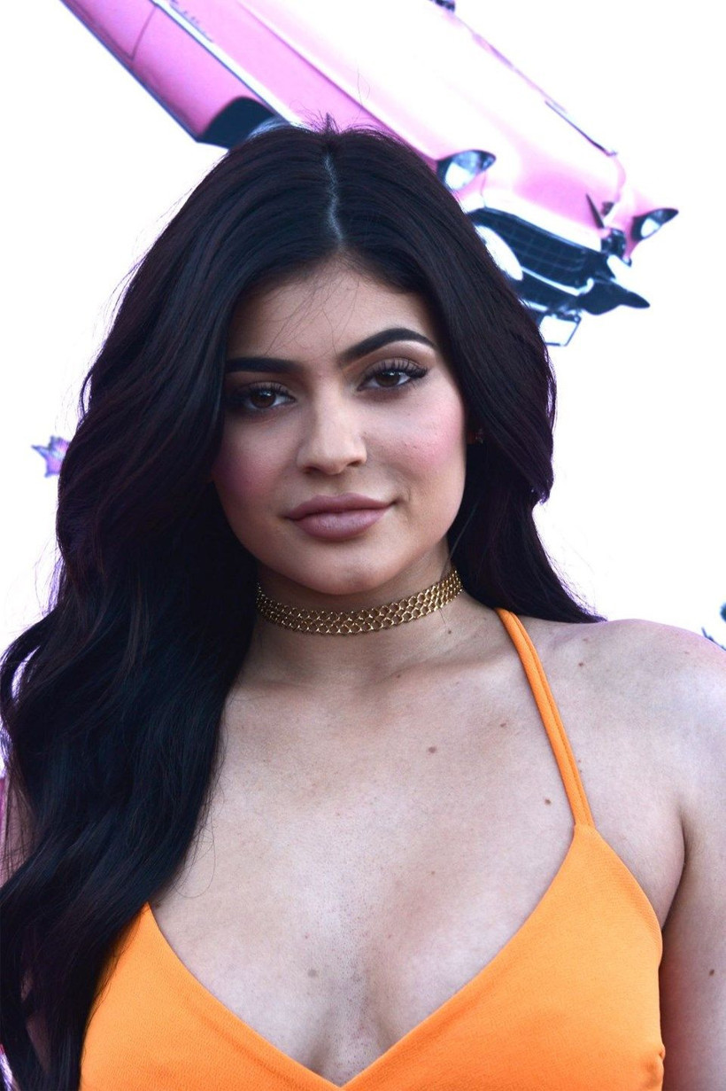 Dünyanın en genç milyarderi olan Kylie Jenner hastalıkla mücadelesinden bahsetti - Resim: 1