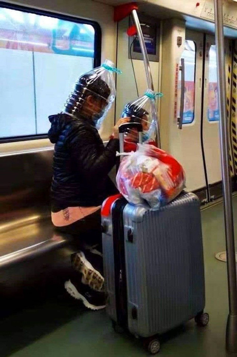 Metroda pazarda sokakta herkesi şaşkına çeviren koronavirüs önlemleri - Resim: 4