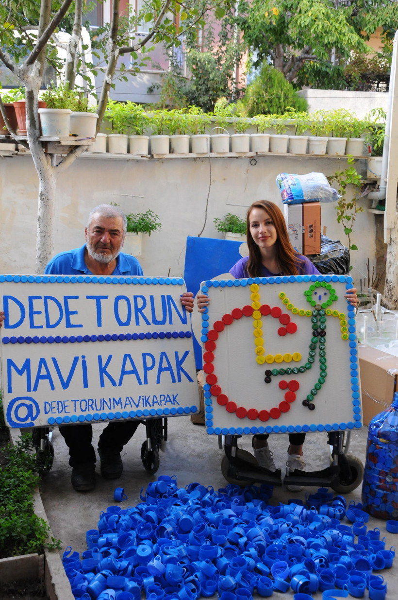 Dede torun 43 ton mavi kapak topladı - Resim: 4