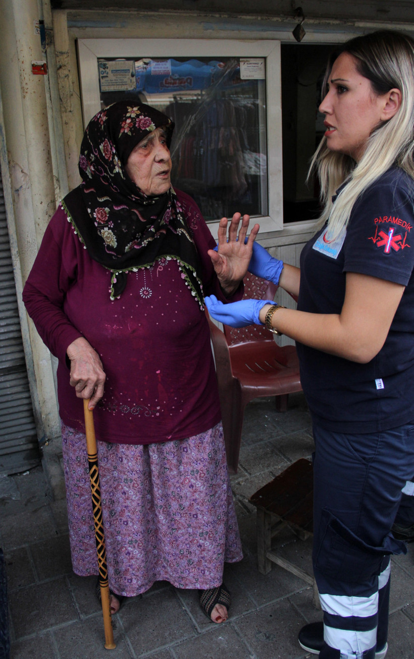 Ünlü şarkıcının kuzeni annesini tekme tokat dövdü - Resim: 3