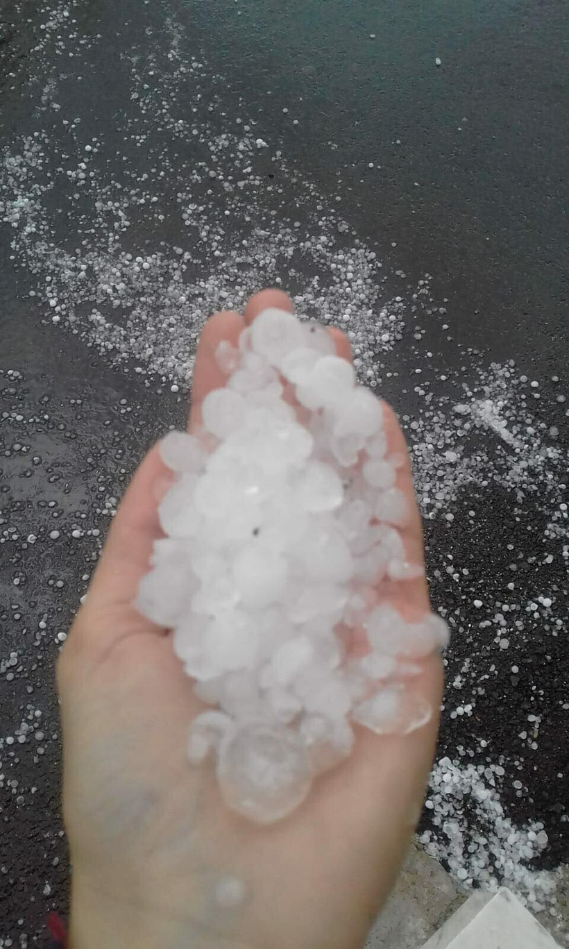 İzmir'de sağanak ve dolu yağışı kendini göstermeye başladı - Resim: 2