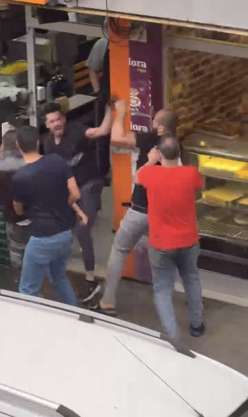 Yediği yemeğin parasını ödemeyen müşteri ile lokantacı yumruk yumruğa girdi - Resim: 2