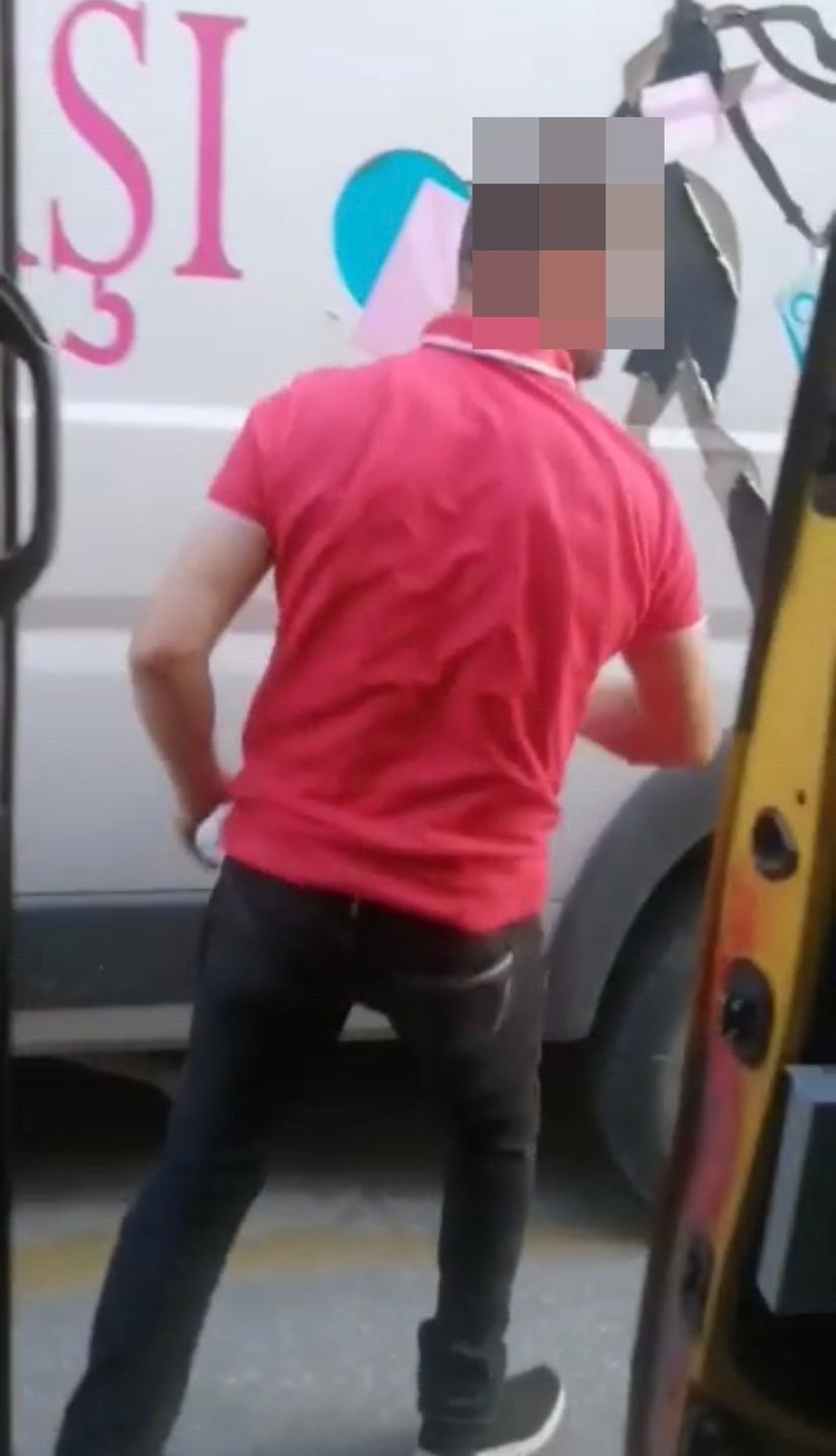 Dolmuş sapığı! Önünde oturan kızı taciz etti kameraya yakalanınca 'çekme' deyip kaçtı - Resim: 2