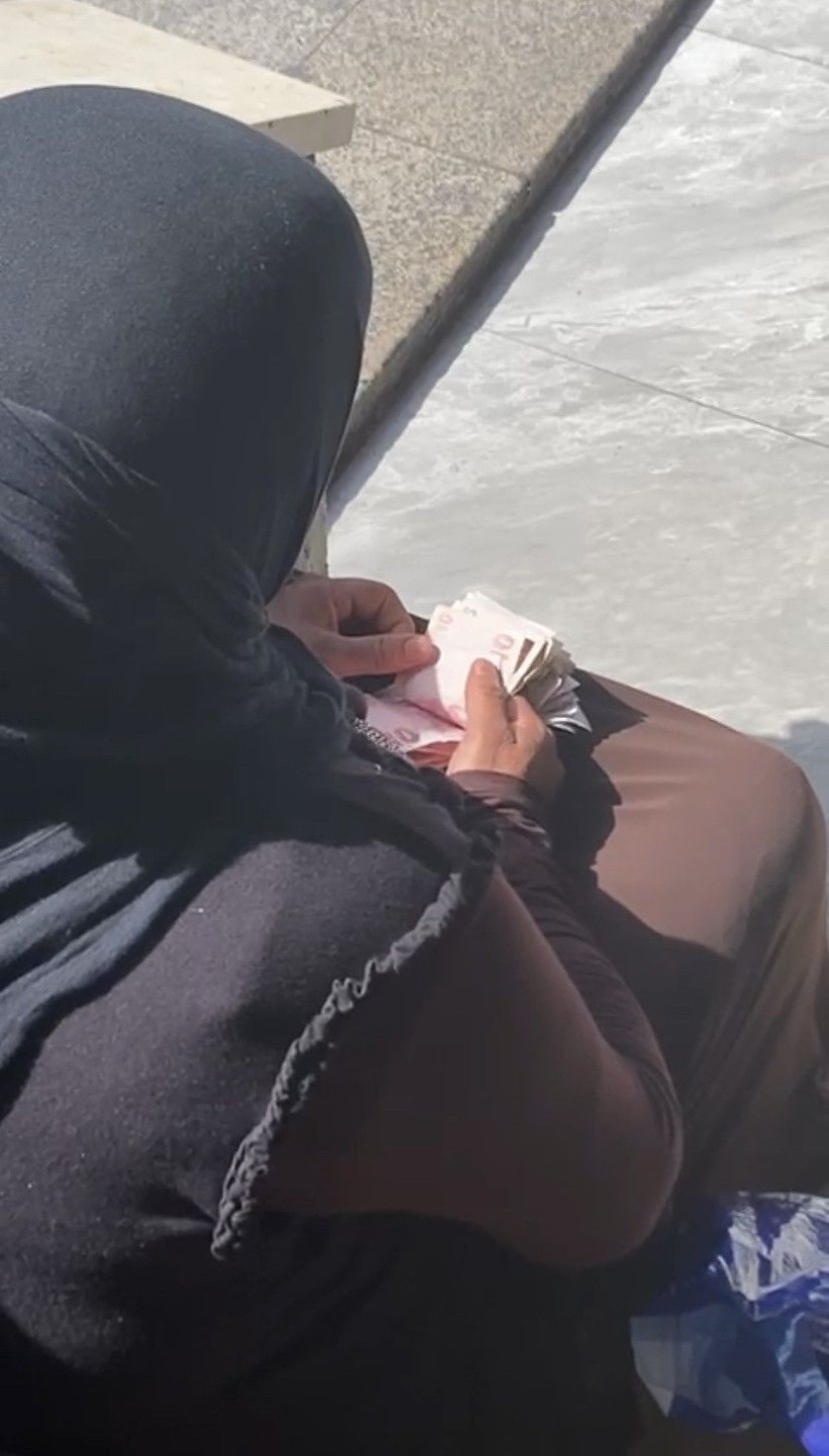 Dilenerek topladığı parayı duyunca şok olacaksınız! - Resim: 3
