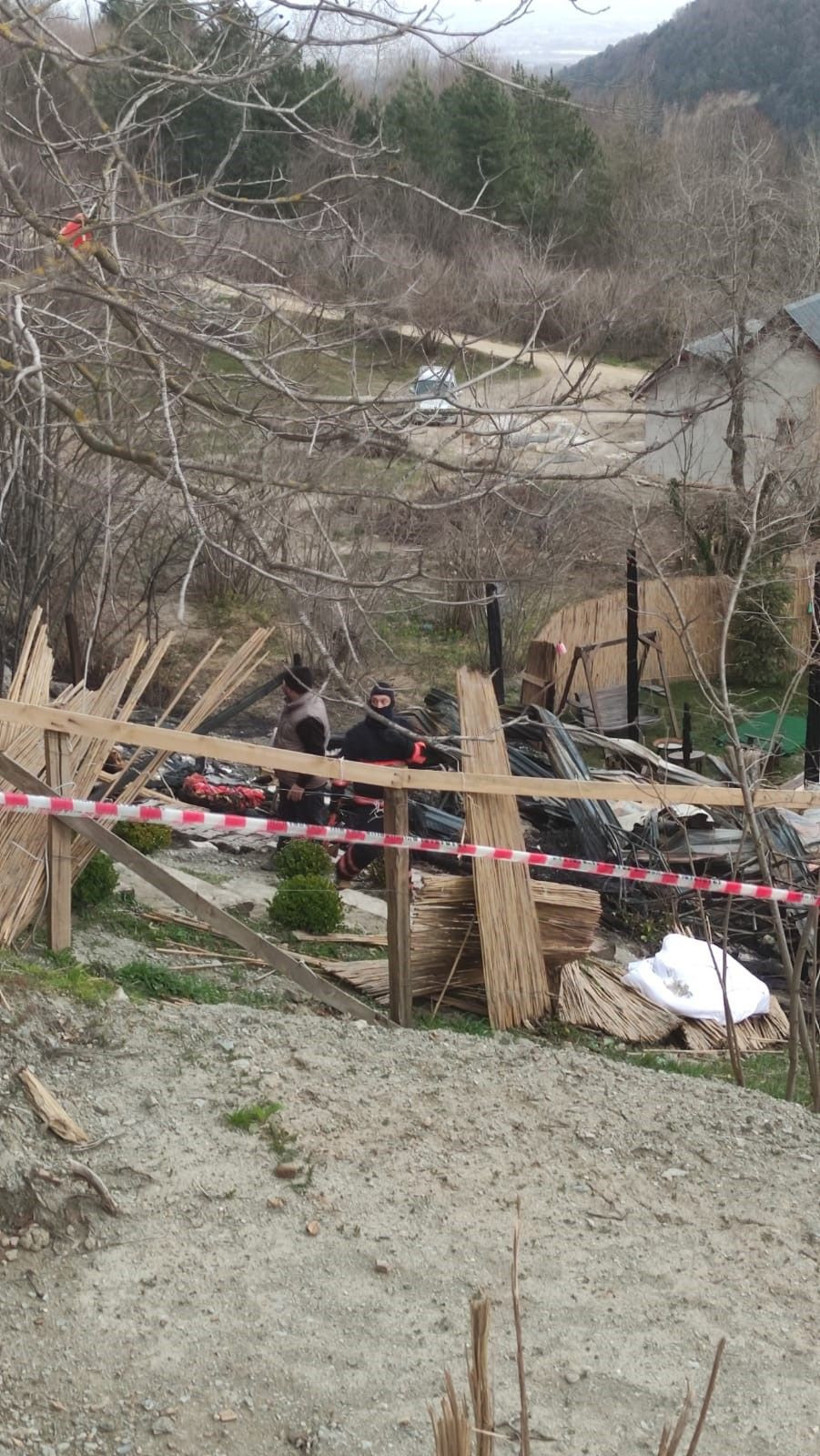 Sakarya'da hafta sonu tatili feci bitti! Bungalov evde facia - Resim: 2