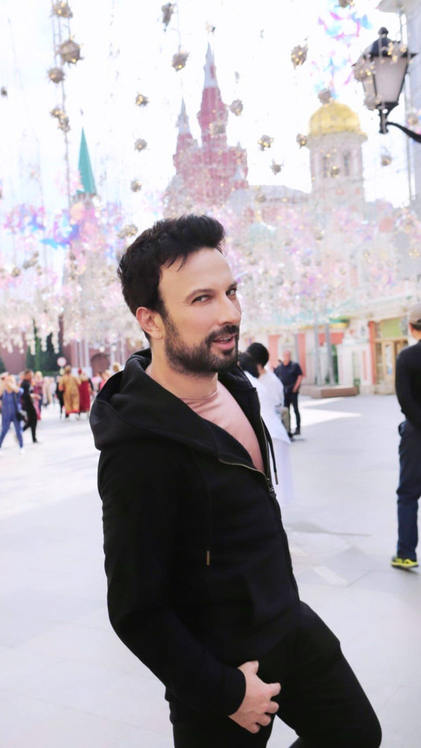 Tarkan eşi Pınar'la Moskova'da aşka geldi! Görüntülerine bakın - Resim: 4