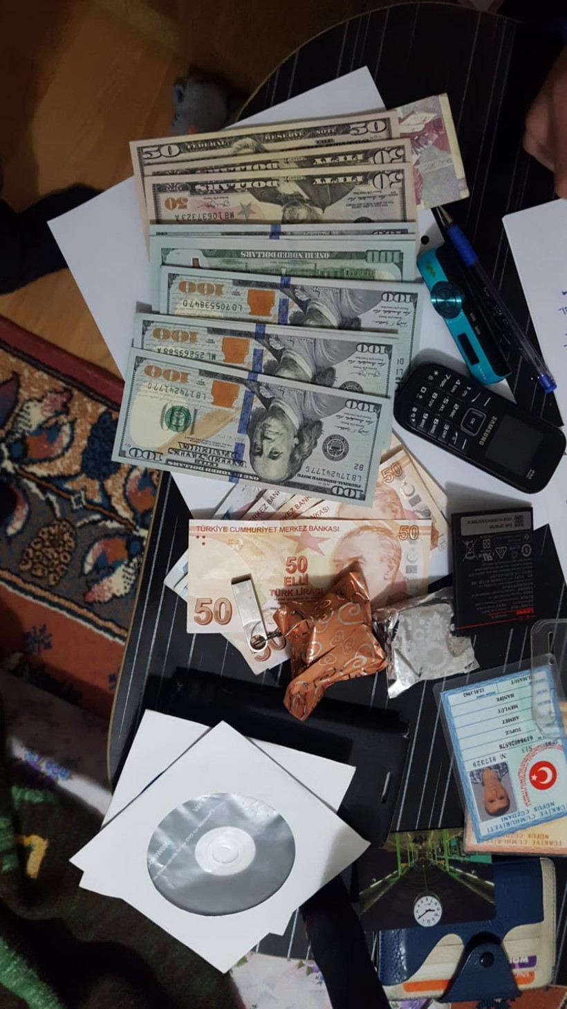 Gaybubet evlerinden sarı ve turuncu yelek çıktı - Resim: 2