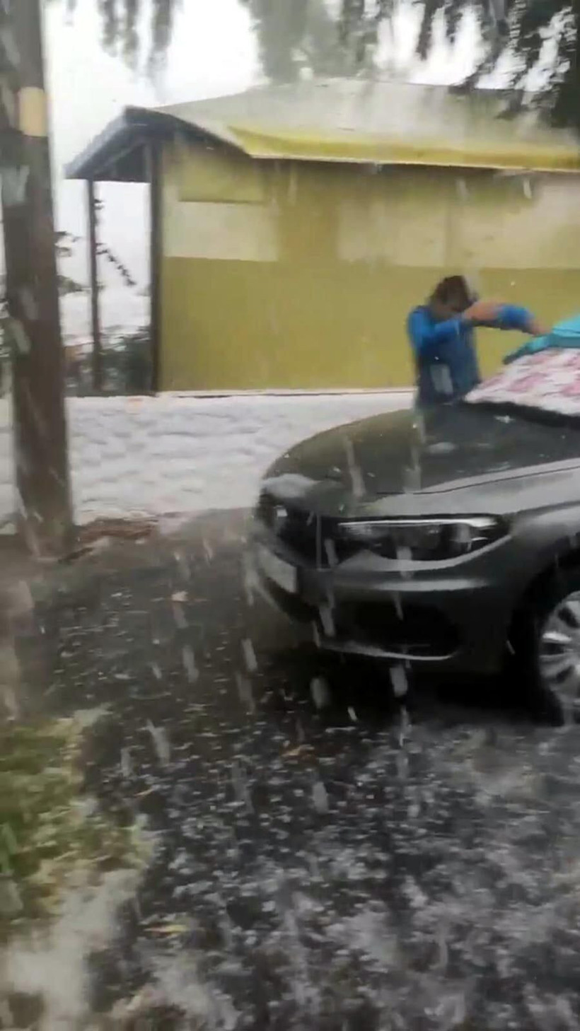 İzmir'de sağanak ve dolu yağışı kendini göstermeye başladı - Resim: 3
