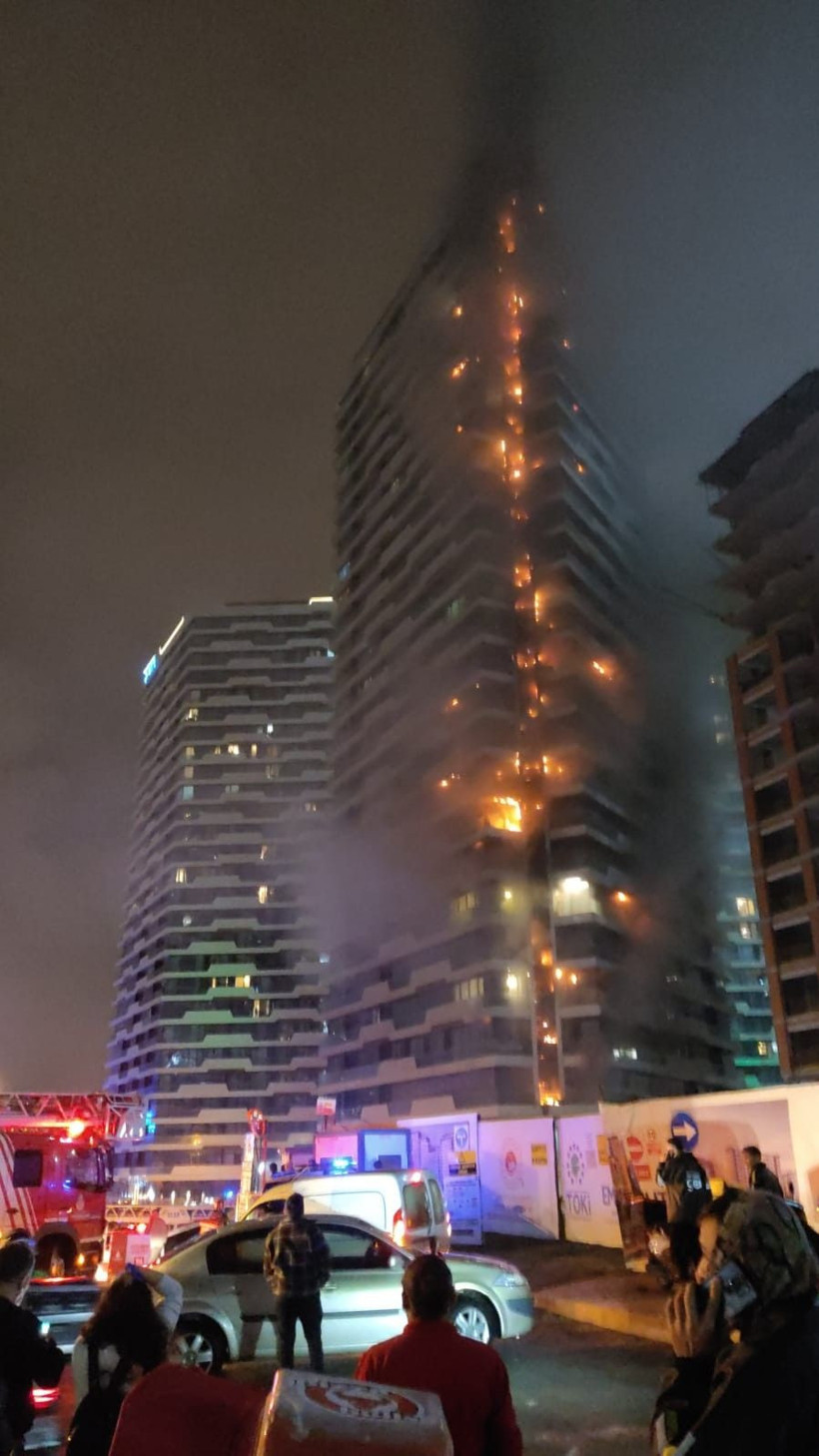 Kadıköy'de 24 katlı  rezidans baştan sona yandı! Sebebi bakın ne çıktı - Resim: 3