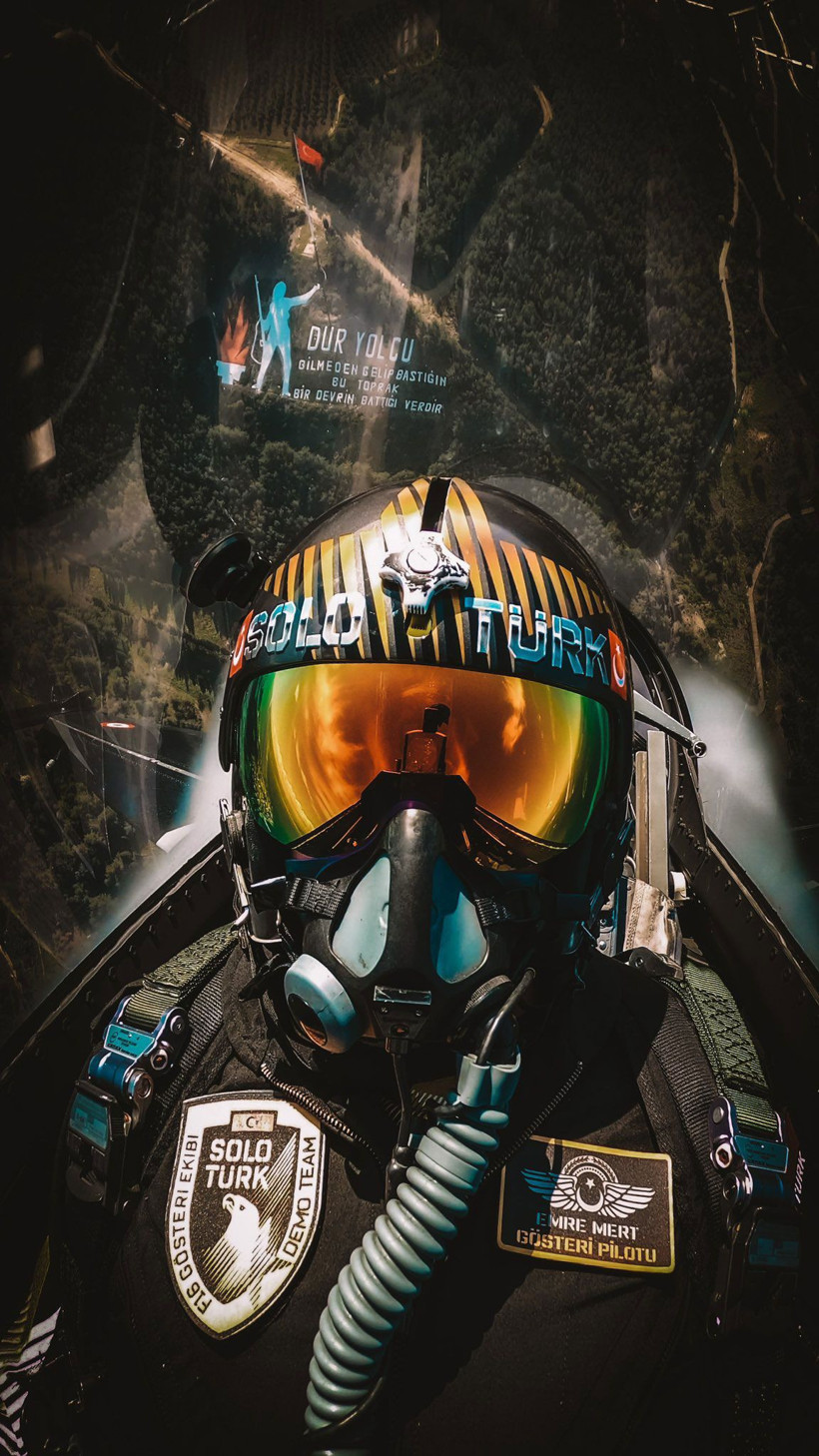 SOLOTÜRK'ün efsane pilotu son görevini yaptı! Yarbay Emre Mert' dün yürekleri ağızlara getirdi - Resim: 1