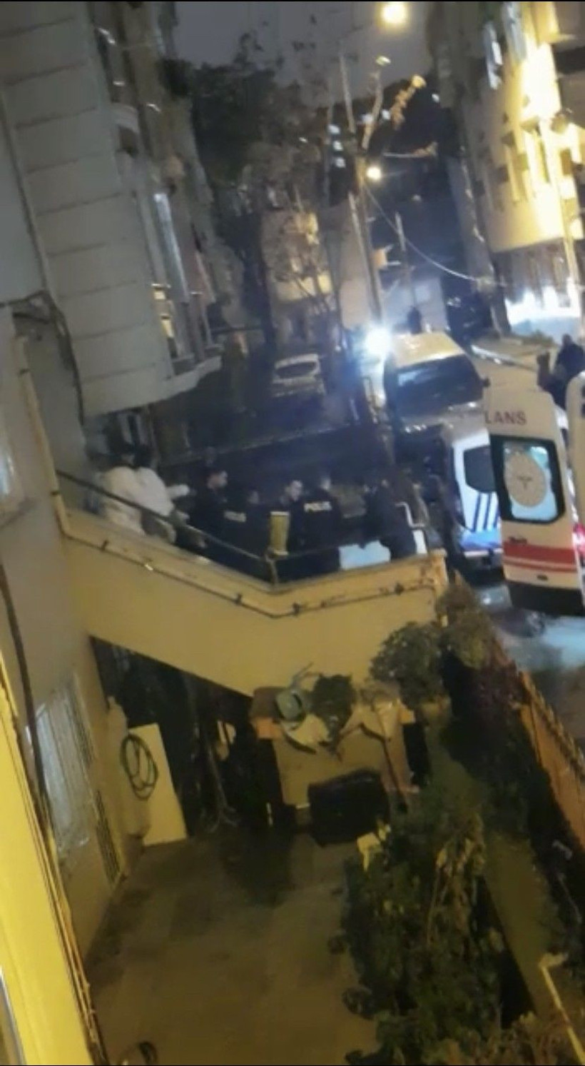 İstanbul’da barışma randevusu çok korkunç bitti! 2 çocuğunun annesini kalbinden bıçakladı - Resim: 1