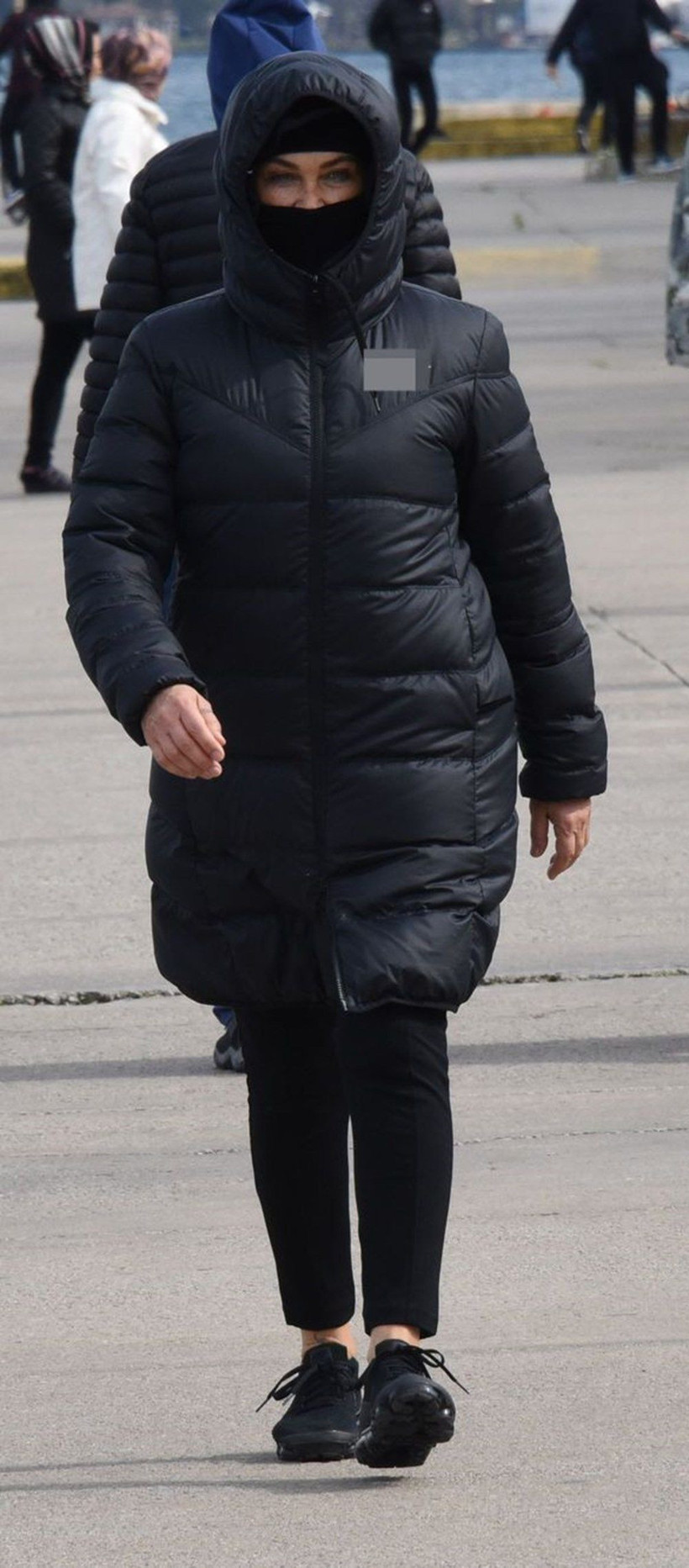 Hülya Avşar evde kalmaya uymadı Kaya Çilingiroğlu'na tepki gösterdi - Resim: 1